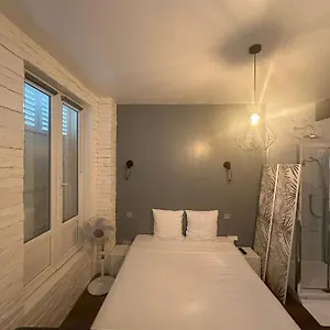 Super Location Meets Charming Studio -ecole Militaries Champ De Mars - 7th Arrondisment París